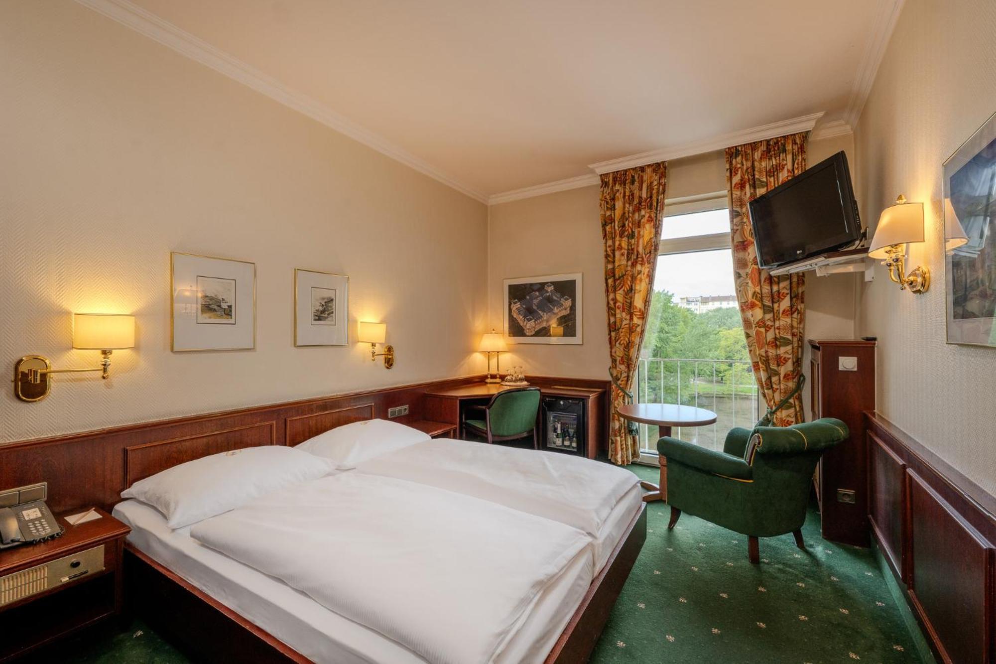 Standard Double Room Lake View,1675796822:JPEG