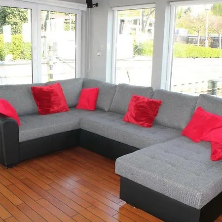 Hausboot Deluxe-2